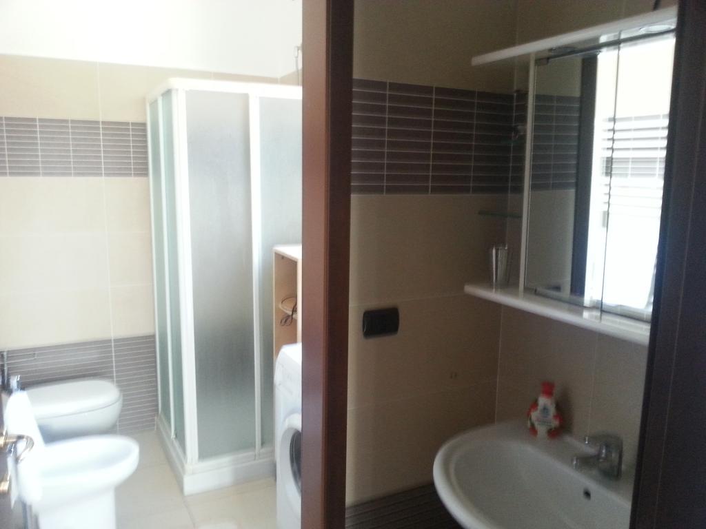 Bed And Breakfast Linate Peschiera Borromeo Ruang foto