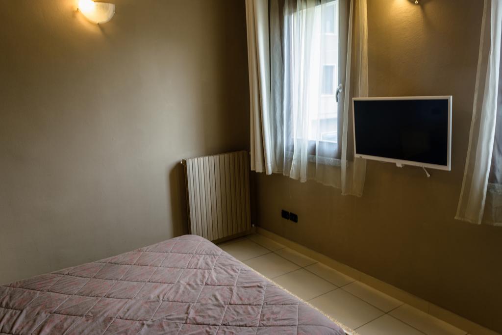 Bed And Breakfast Linate Peschiera Borromeo Bagian luar foto